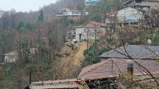 Zonguldak'ta heyelan; 8 kişilik aile tahliye edildi Zonguldak'ta heyelan; 8 kişilik aile tahliye edildi