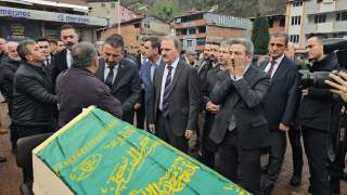 Maden şehitlerine hüzünlü veda, Emeklilik hayali göçük altında kaldı Maden şehitlerine hüzünlü veda, Emeklilik hayali göçük altında kaldı