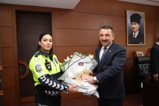 Vali Hacıbektaşoğlu, İl Emniyet Müdürü Ergen ve polisleri kabul etti Vali Hacıbektaşoğlu, İl Emniyet Müdürü Ergen ve polisleri kabul etti