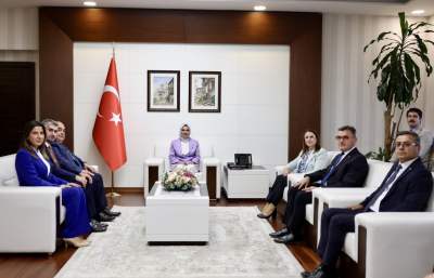 Bakan Göktaş Bartın'dan Seslendi: "Temel ilkemiz kimseyi geride bırakmamak" Bakan Göktaş Bartın'dan Seslendi: "Temel ilkemiz kimseyi geride bırakmamak"