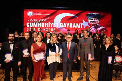 BEUN’da Cumhuriyet’in 102. Yılı Gurur ve Coşkuyla Kutlandı BEUN’da Cumhuriyet’in 102. Yılı Gurur ve Coşkuyla Kutlandı