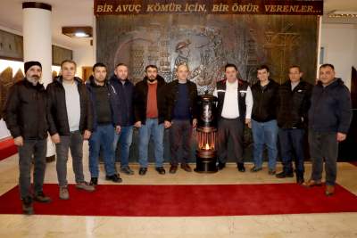 Emekliye ayrılan madencilerden GMİS'e ziyaret Emekliye ayrılan madencilerden GMİS'e ziyaret