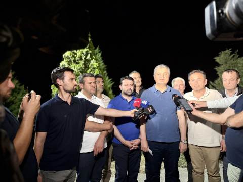 Karabük’te iki ayrı noktada çıkan yangın köyleri tehdit etti Karabük’te iki ayrı noktada çıkan yangın köyleri tehdit etti