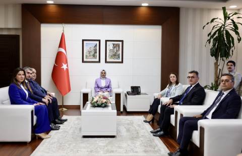 Bakan Göktaş Bartın'dan Seslendi: "Temel ilkemiz kimseyi geride bırakmamak" Bakan Göktaş Bartın'dan Seslendi: "Temel ilkemiz kimseyi geride bırakmamak"
