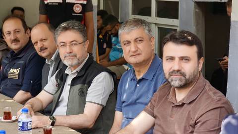 Bakan Yumaklı: “15 Ekim’e kadar teyakkuz halindeyiz” Bakan Yumaklı: “15 Ekim’e kadar teyakkuz halindeyiz”