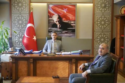 Tarım Müdürü Nihat Ağan Çaycuma Kaymakamı Adem Kaya’yı Ziyaret Etti Tarım Müdürü Nihat Ağan Çaycuma Kaymakamı Adem Kaya’yı Ziyaret Etti