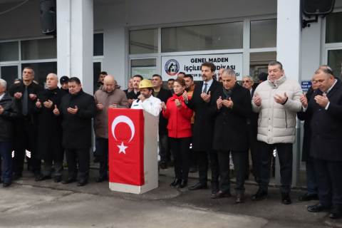 Armutçuk'ta 103 maden şehidi anıldı Armutçuk'ta 103 maden şehidi anıldı