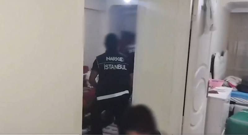 Esenyurt'ta uyuşturucu operasyonu: 144 kilo skunk ele geçirildi Esenyurt'ta uyuşturucu operasyonu: 144 kilo skunk ele geçirildi