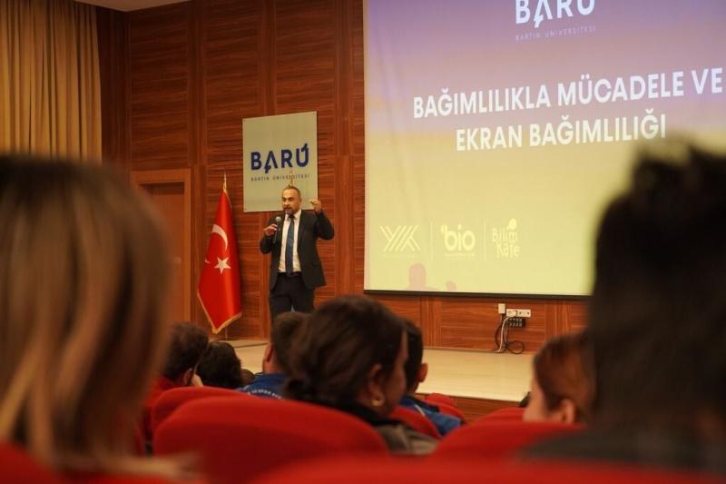 BARÜ’de dijitalleşen dünyada ekran bağımlılığı konuşuldu BARÜ’de dijitalleşen dünyada ekran bağımlılığı konuşuldu