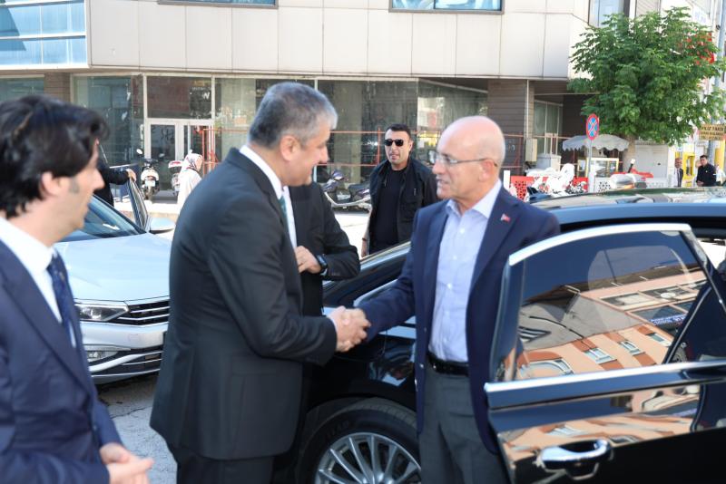 Mehmet Şimşek'ten Ekonomi Açıklaması Mehmet Şimşek'ten Ekonomi Açıklaması