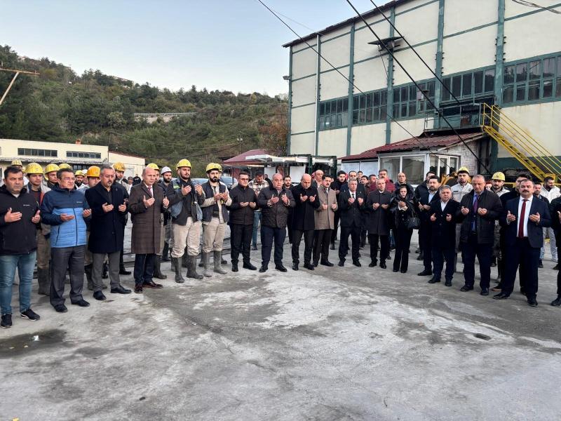 Amasra'da tam mekanize ayak panosu üretime açıldı Amasra'da tam mekanize ayak panosu üretime açıldı