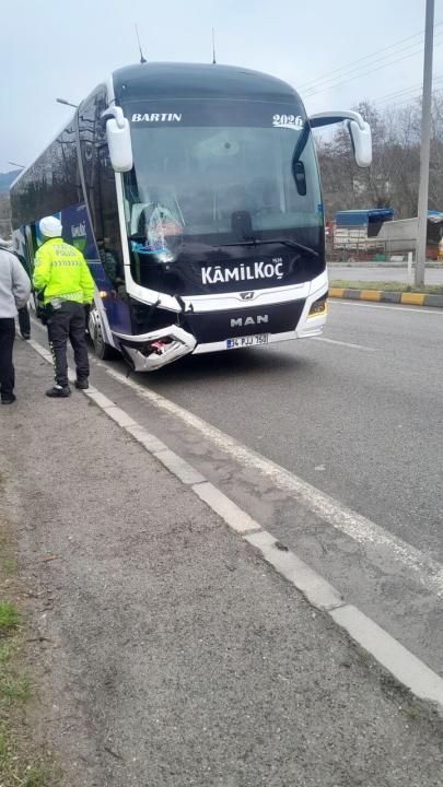 Devrek’te feci kaza: Otobüsle çarpışan motosikletli kurtarılamadı Devrek’te feci kaza: Otobüsle çarpışan motosikletli kurtarılamadı
