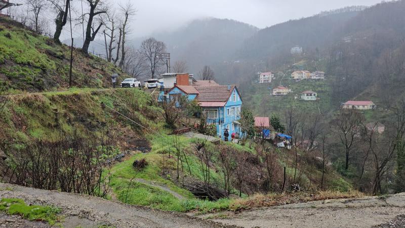 Zonguldak'ta heyelan paniği, geçici boşaltılan yapılarda hayat normale döndü Zonguldak'ta heyelan paniği, geçici boşaltılan yapılarda hayat normale döndü