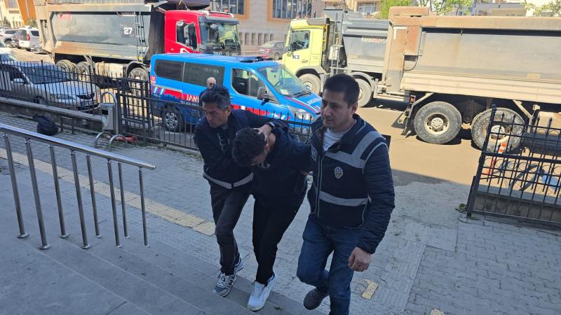 Ereğli’de okullarda eylem iddiası: whatsapp ve telegram grupları üzerinden paylaşım yapan şüpheli gözaltına alındı Ereğli’de okullarda eylem iddiası: whatsapp ve telegram grupları üzerinden paylaşım yapan şüpheli gözaltına alındı