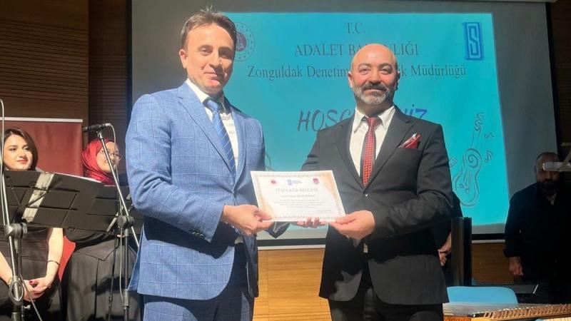 Zonguldak Denetimli Serbestlik Müdürlüğü'nden sanat ve müzikle topluma güçlü mesaj Zonguldak Denetimli Serbestlik Müdürlüğü'nden sanat ve müzikle topluma güçlü mesaj