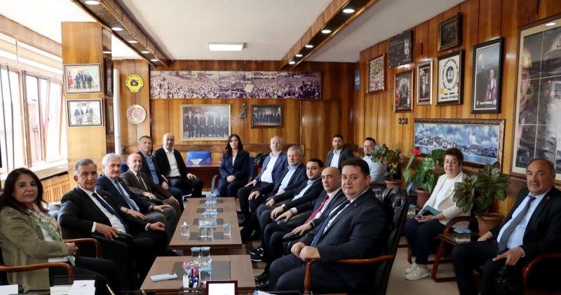 CHP heyeti ve Parti Meclis Üyesi Barut’tan GMİS’e ziyaret CHP heyeti ve Parti Meclis Üyesi Barut’tan GMİS’e ziyaret