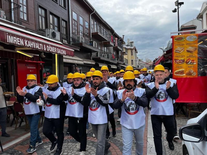 Edirne'de Madenci Rüzgarı: 1 Mayıs Mitingine GMİS Damga Vurdu Edirne'de Madenci Rüzgarı: 1 Mayıs Mitingine GMİS Damga Vurdu