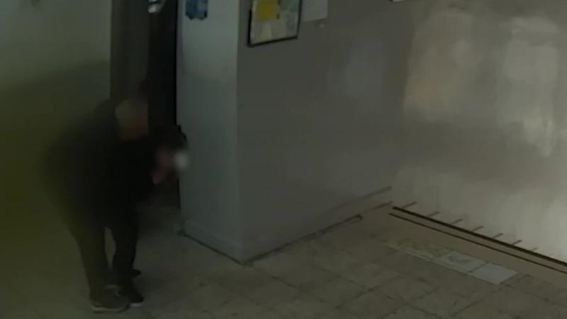 Kahraman öğretmen Heimlich manevrasıyla öğrencisinin hayatını kurtardı Kahraman öğretmen Heimlich manevrasıyla öğrencisinin hayatını kurtardı